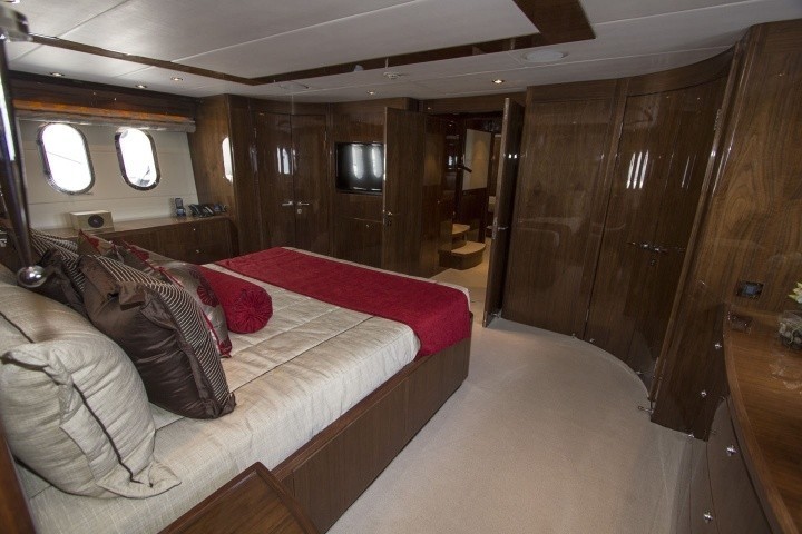 [31m-Yacht-CARBON-COPY]-9211-125.jpg