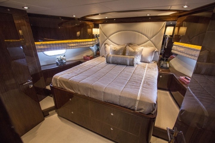 [31m-Yacht-CARBON-COPY]-9211-147.jpg