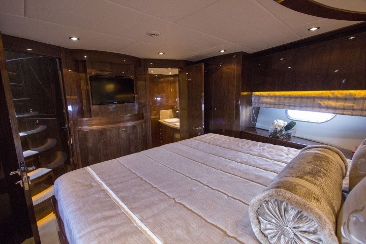 [31m-Yacht-CARBON-COPY]-9211-171.jpg