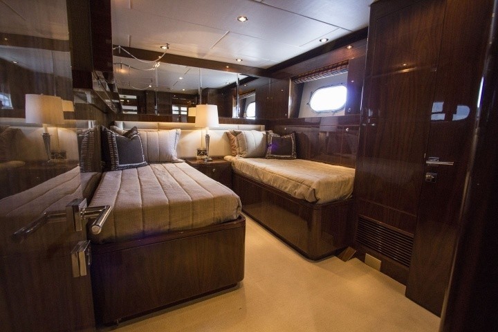 [31m-Yacht-CARBON-COPY]-9211-173.jpg