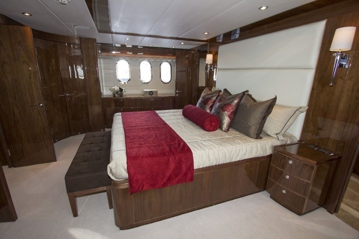[31m-Yacht-CARBON-COPY]-9211-211.jpg