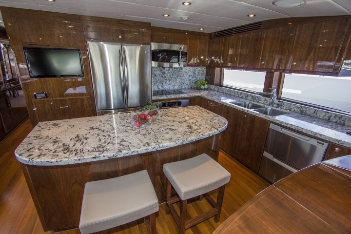 [31m-Yacht-CARBON-COPY]-9211-23.jpg