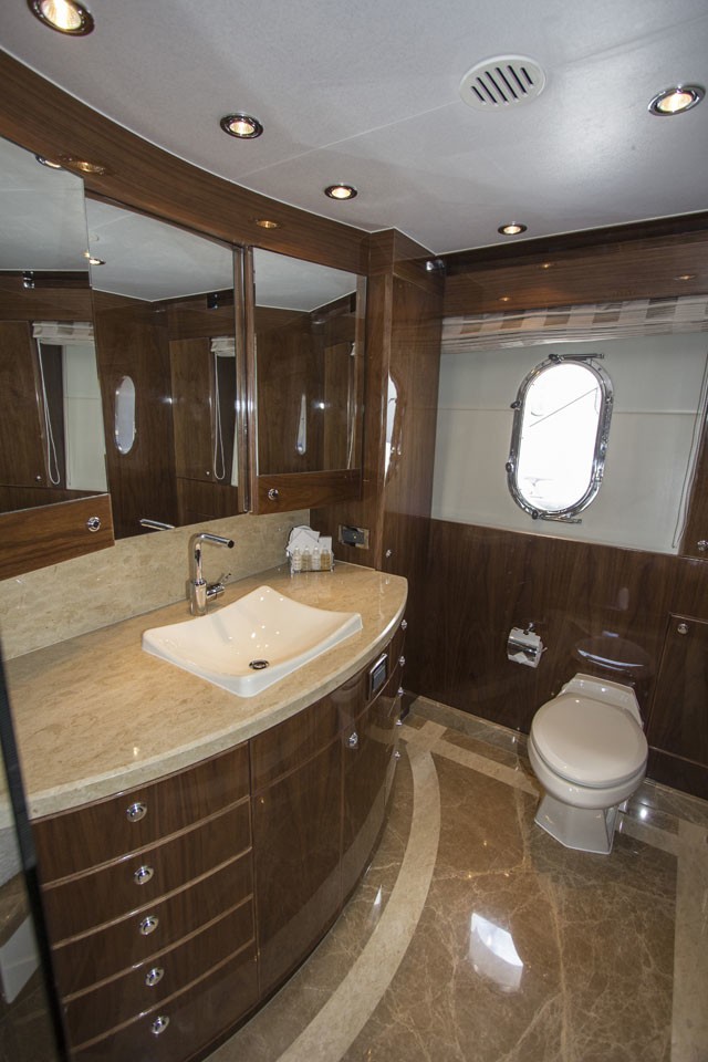 [31m-Yacht-CARBON-COPY]-9211-61.jpg
