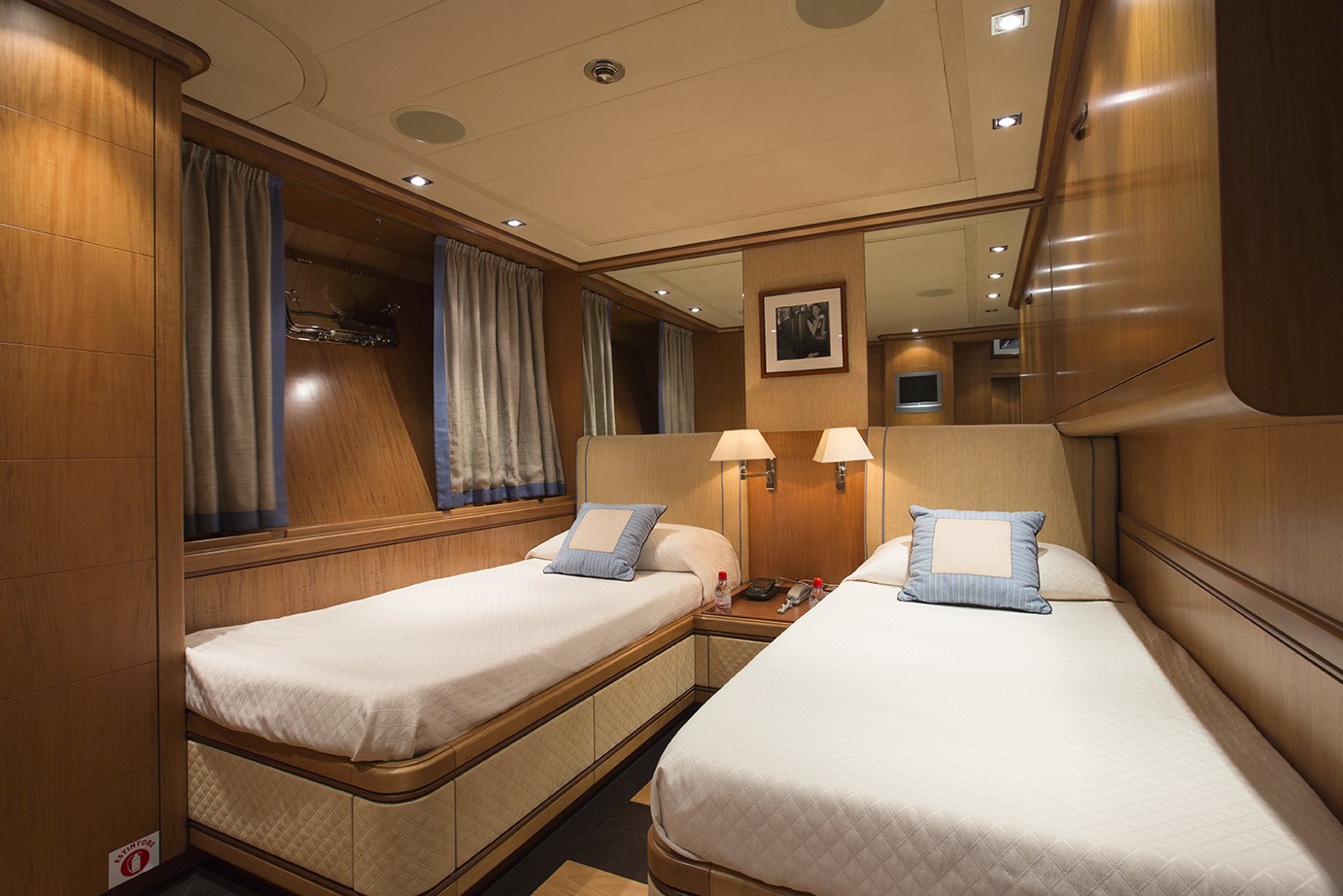 [32m-Yacht-CAPPUCCINO]-9564-23.jpg