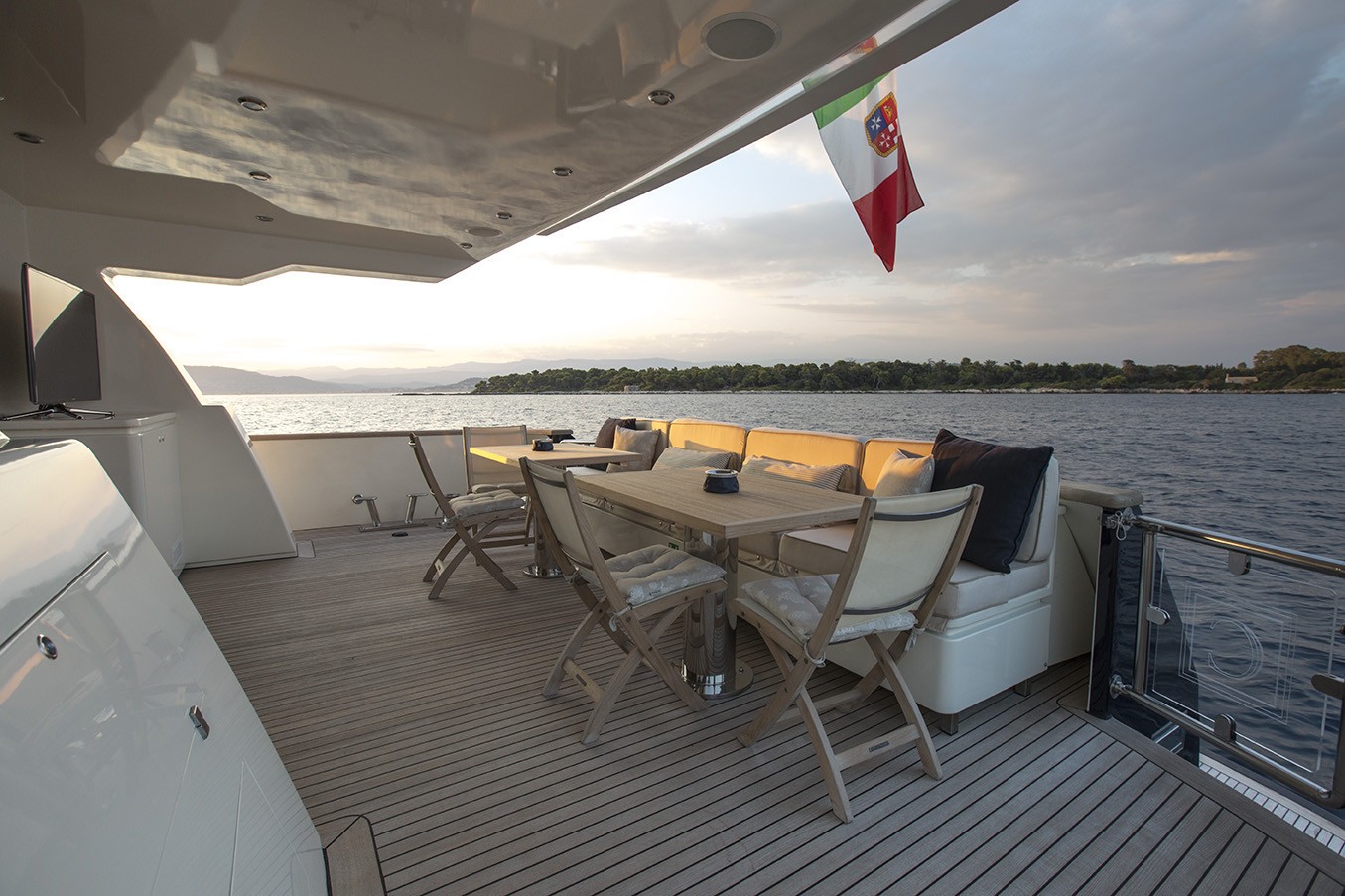 [32m-Yacht-CAPPUCCINO]-9564-49.jpg