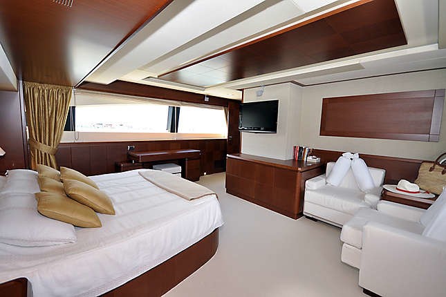 [32m-Yacht-LADY-CAROLE]-9817-176.jpg