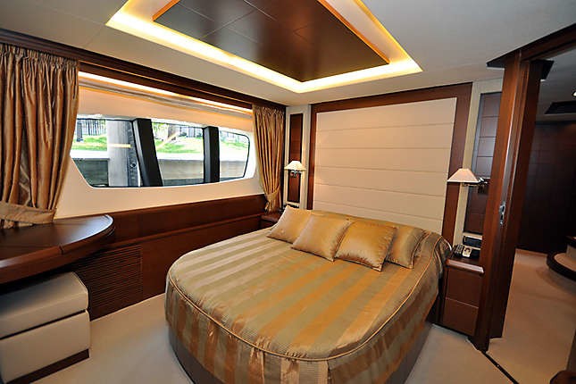 [32m-Yacht-LADY-CAROLE]-9817-24.jpg