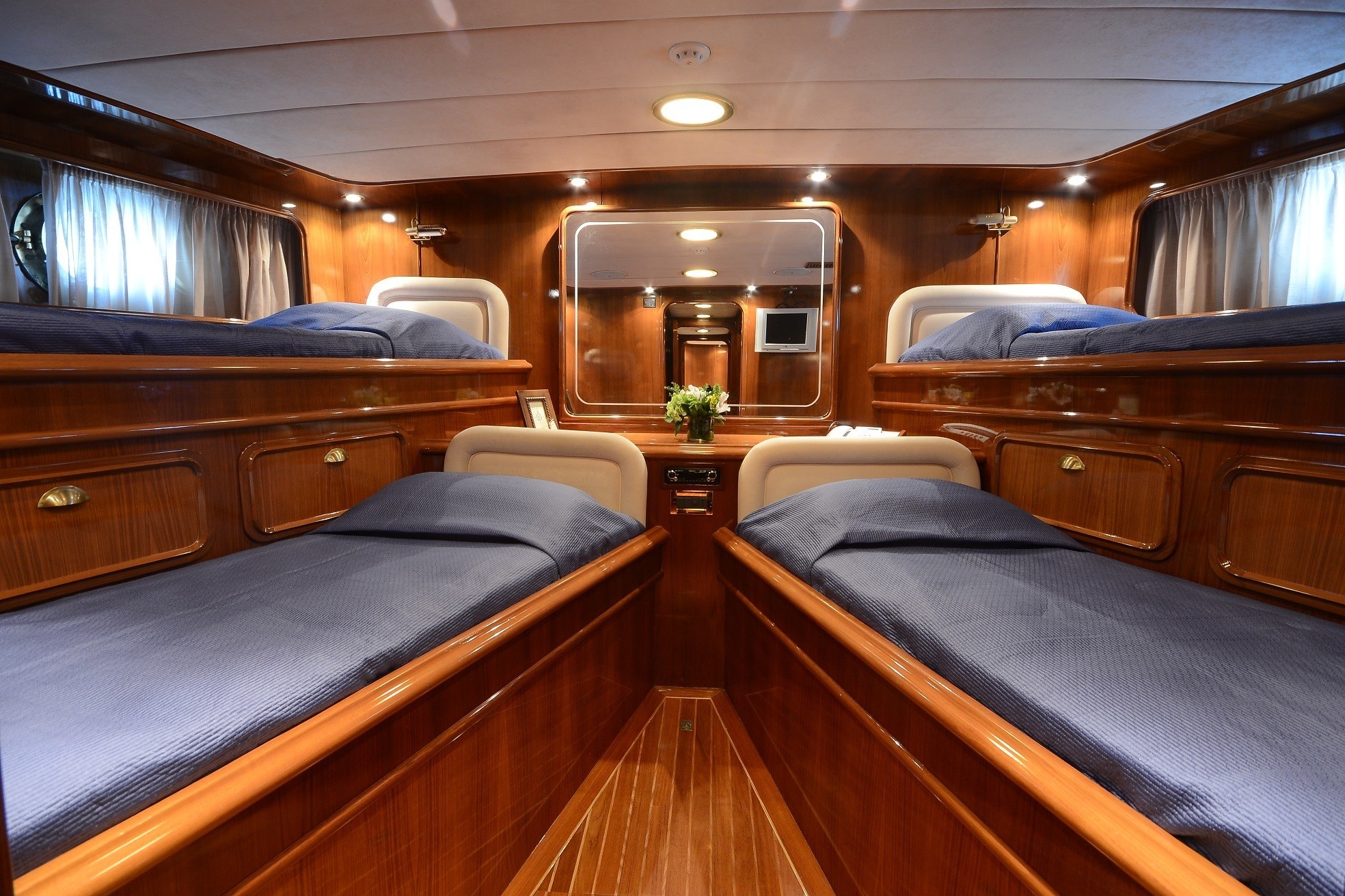 [34m-Yacht-CAMELLIA]-9329-101.jpg