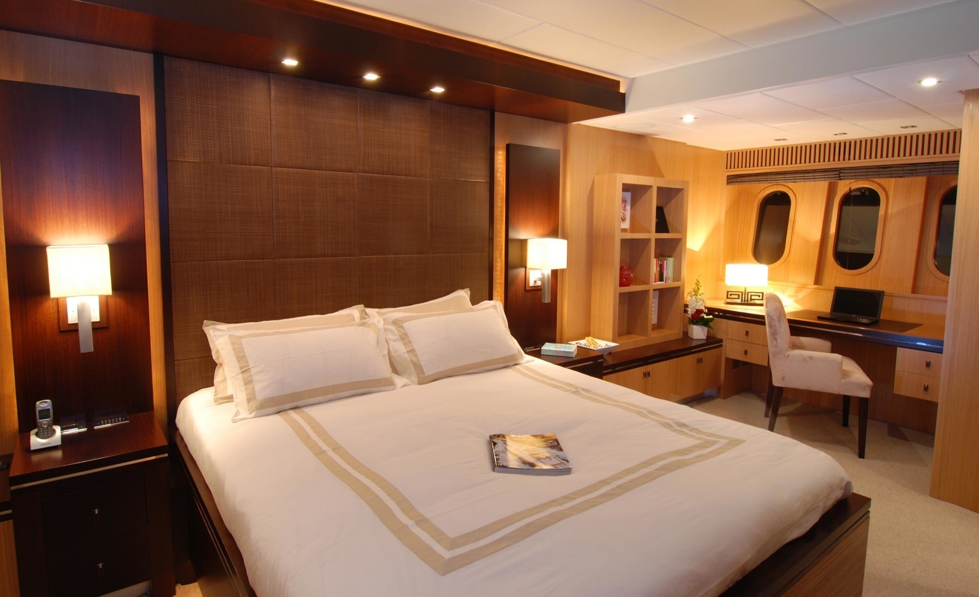 [34m-Yacht-LEOPARD]-9283-104.jpg
