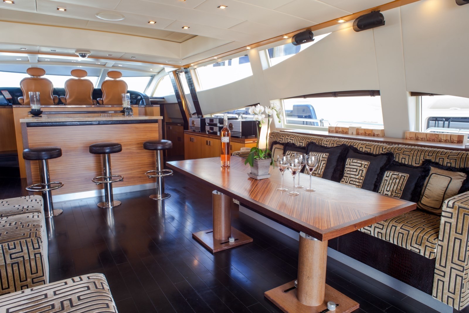 [34m-Yacht-LEOPARD]-9283-148.jpg