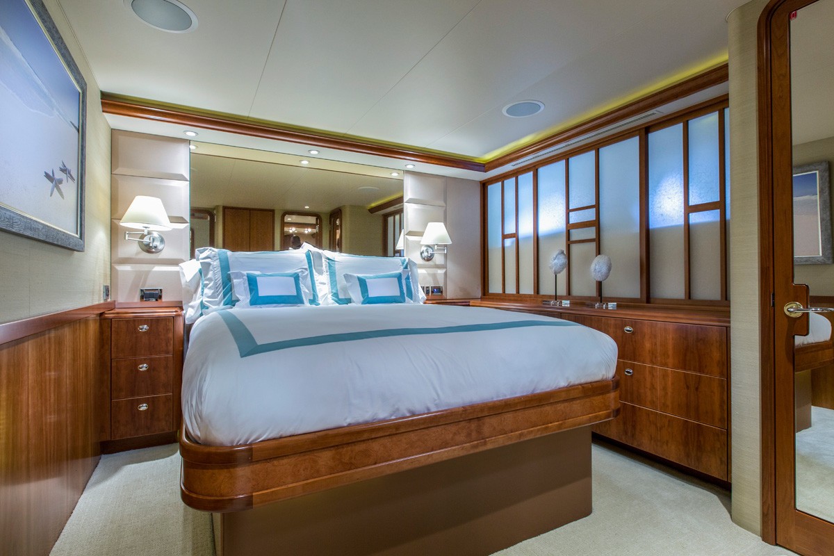 [34m-Yacht-OASIS]-9481-180.jpg