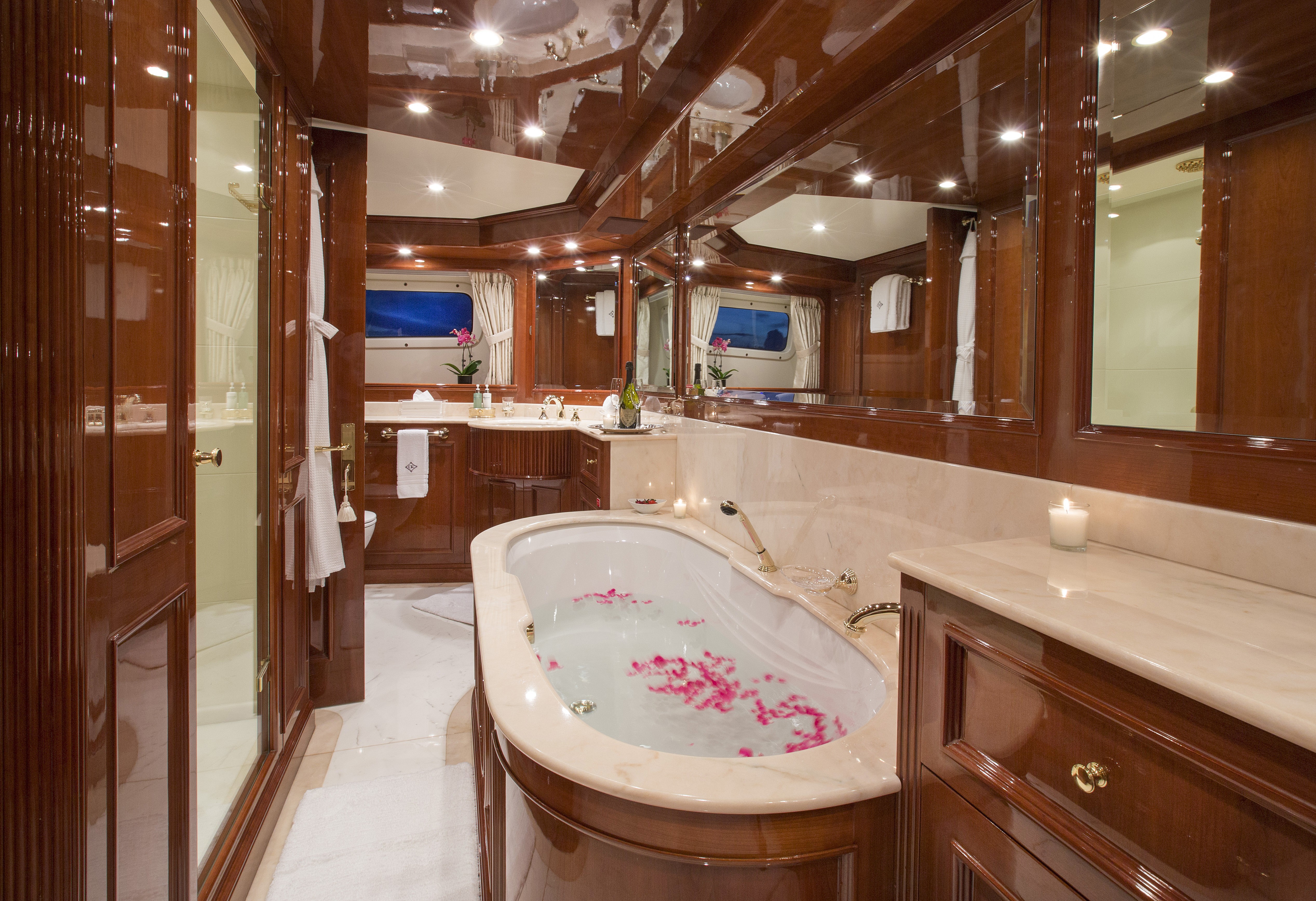 [35m-Yacht-CAMARINA-ROYALE]-9443-157.jpg