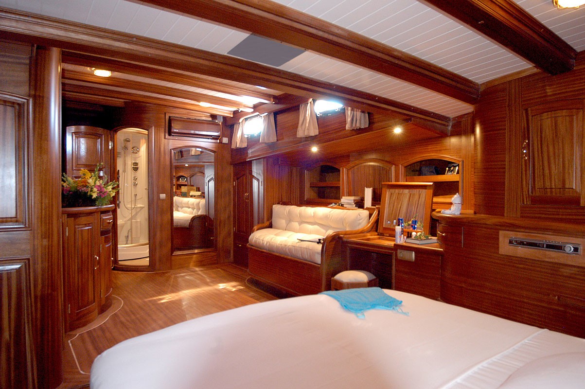 [35m-Yacht-QUEEN-OF-KARIA]-9103-105.jpg