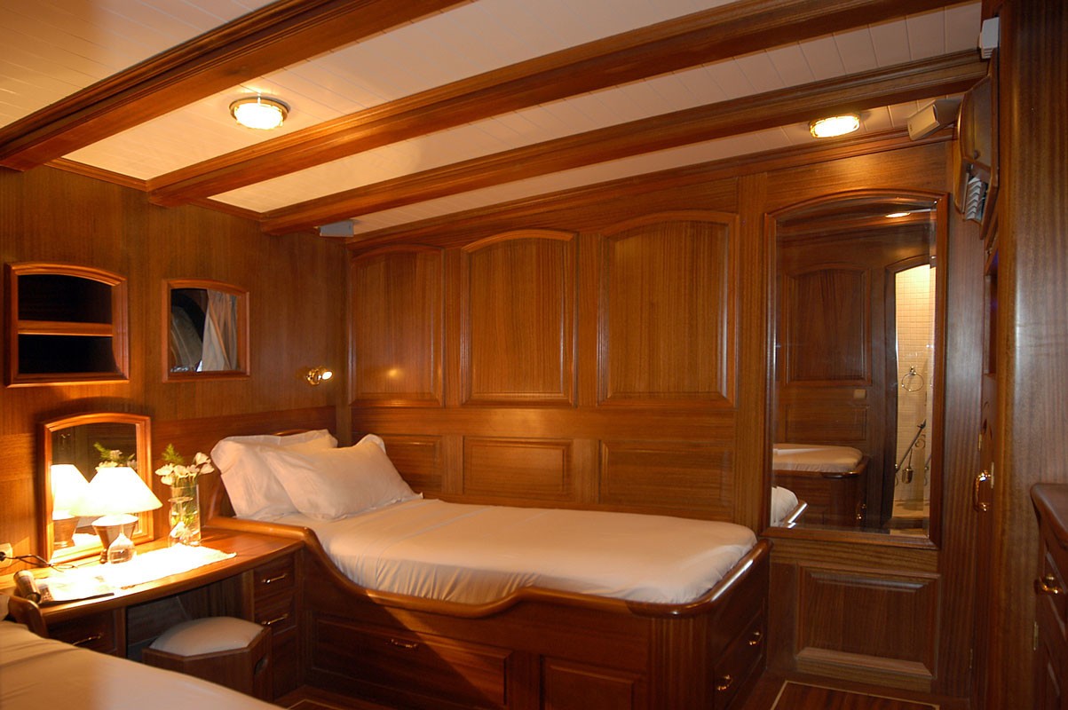 [35m-Yacht-QUEEN-OF-KARIA]-9103-127.jpg