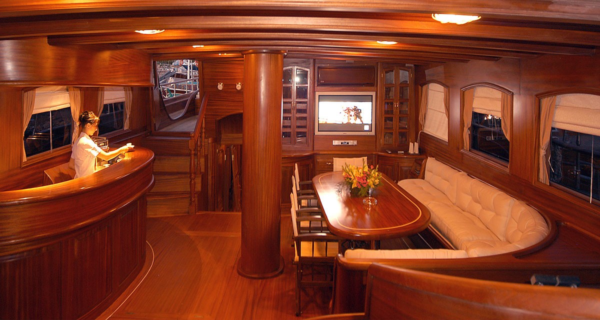 [35m-Yacht-QUEEN-OF-KARIA]-9103-75.jpg