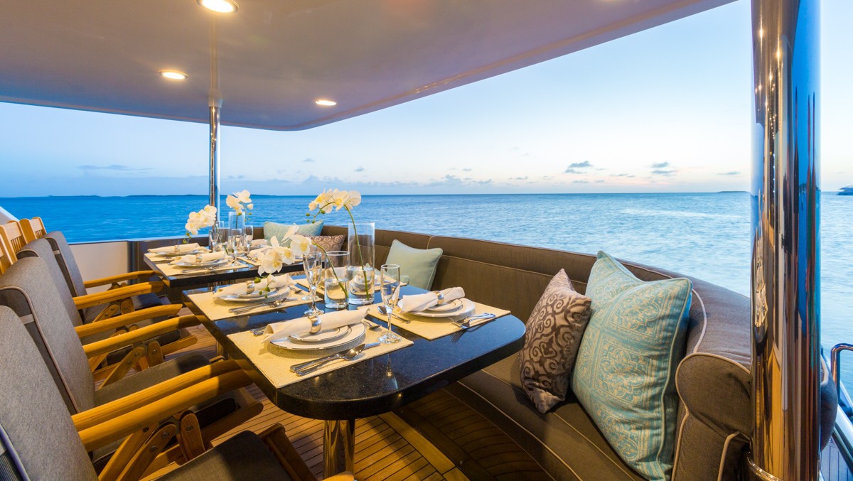 [35m-Yacht-UNBRIDLED]-9825-50.jpg