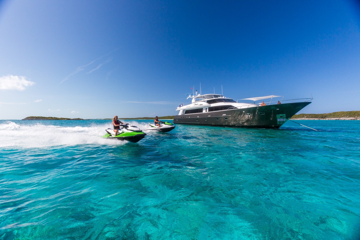 [35m-Yacht-UNBRIDLED]-9825-70.jpg