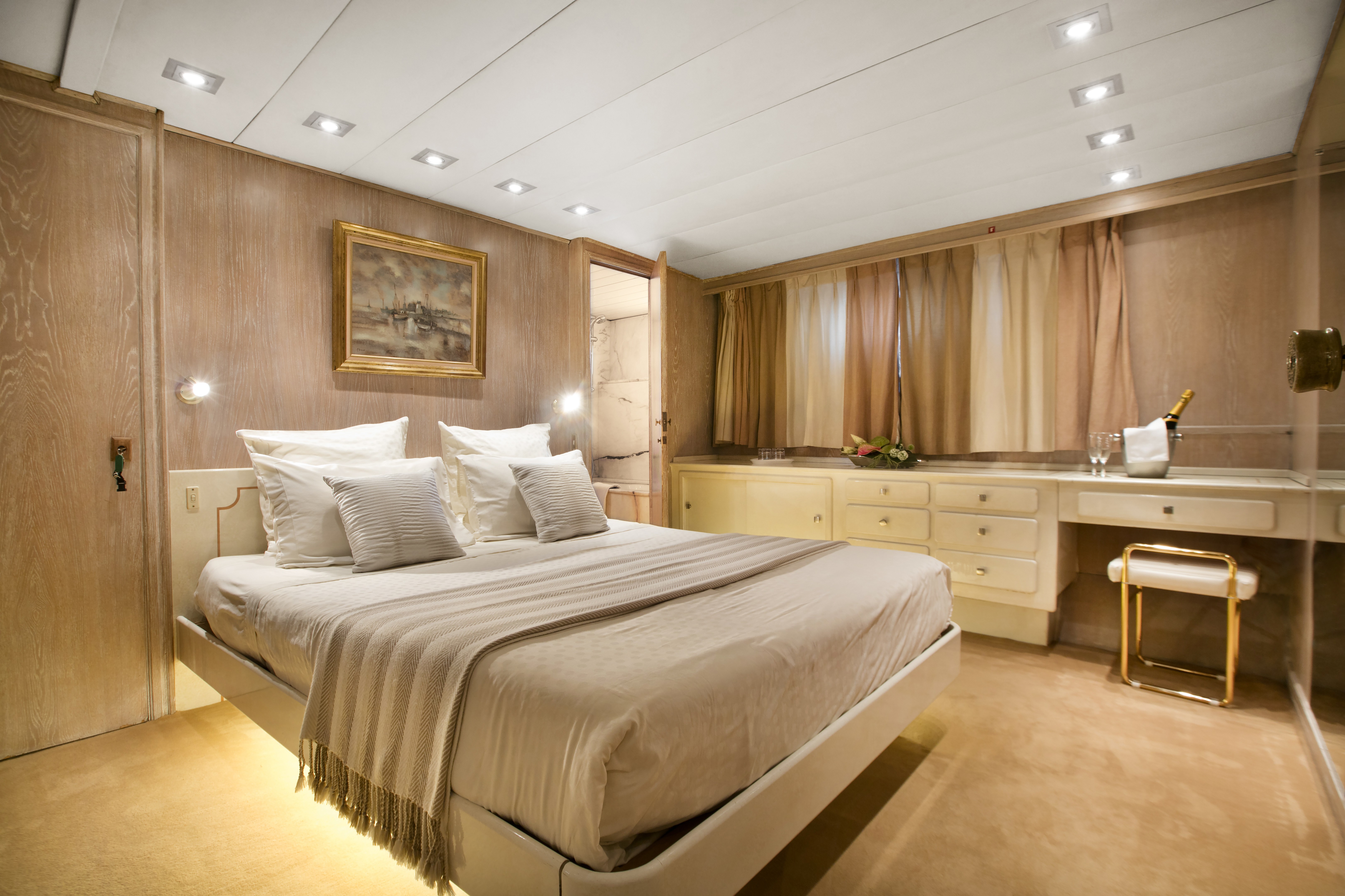 [36m-Yacht-LADY-JERSEY]-9888-112.jpg