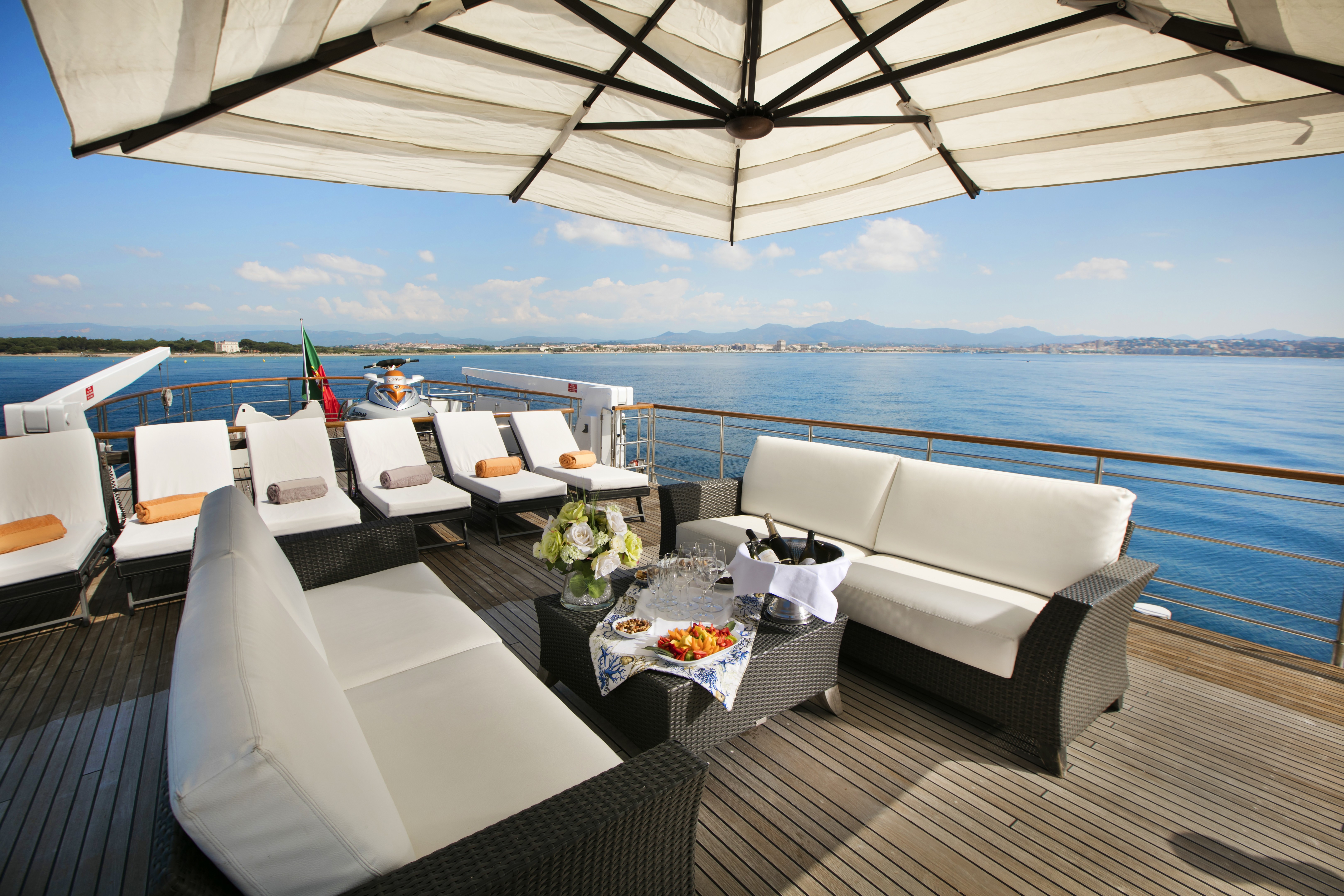 [36m-Yacht-LADY-JERSEY]-9888-82.jpg