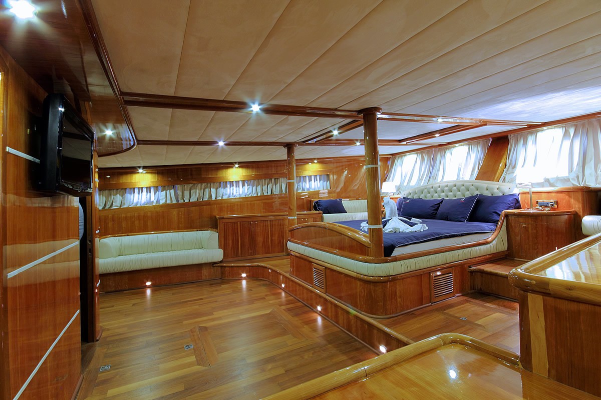[36m-Yacht-SILVER-MOON]-9766-109.jpg