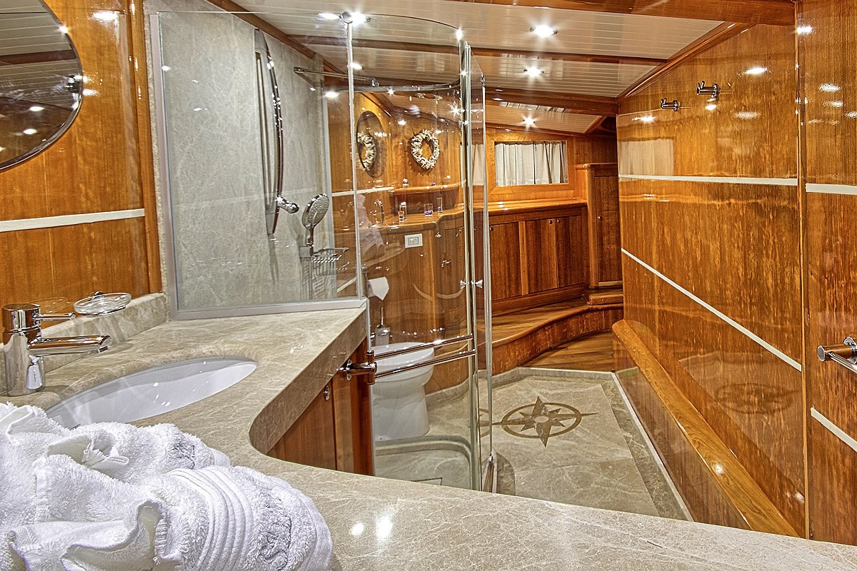 [36m-Yacht-SILVER-MOON]-9766-111.jpg