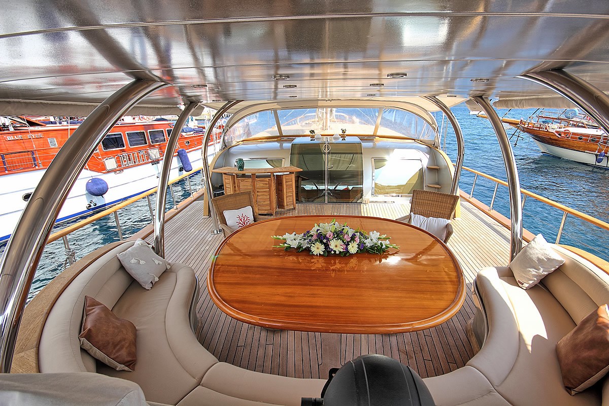 [36m-Yacht-SILVER-MOON]-9766-167.jpg