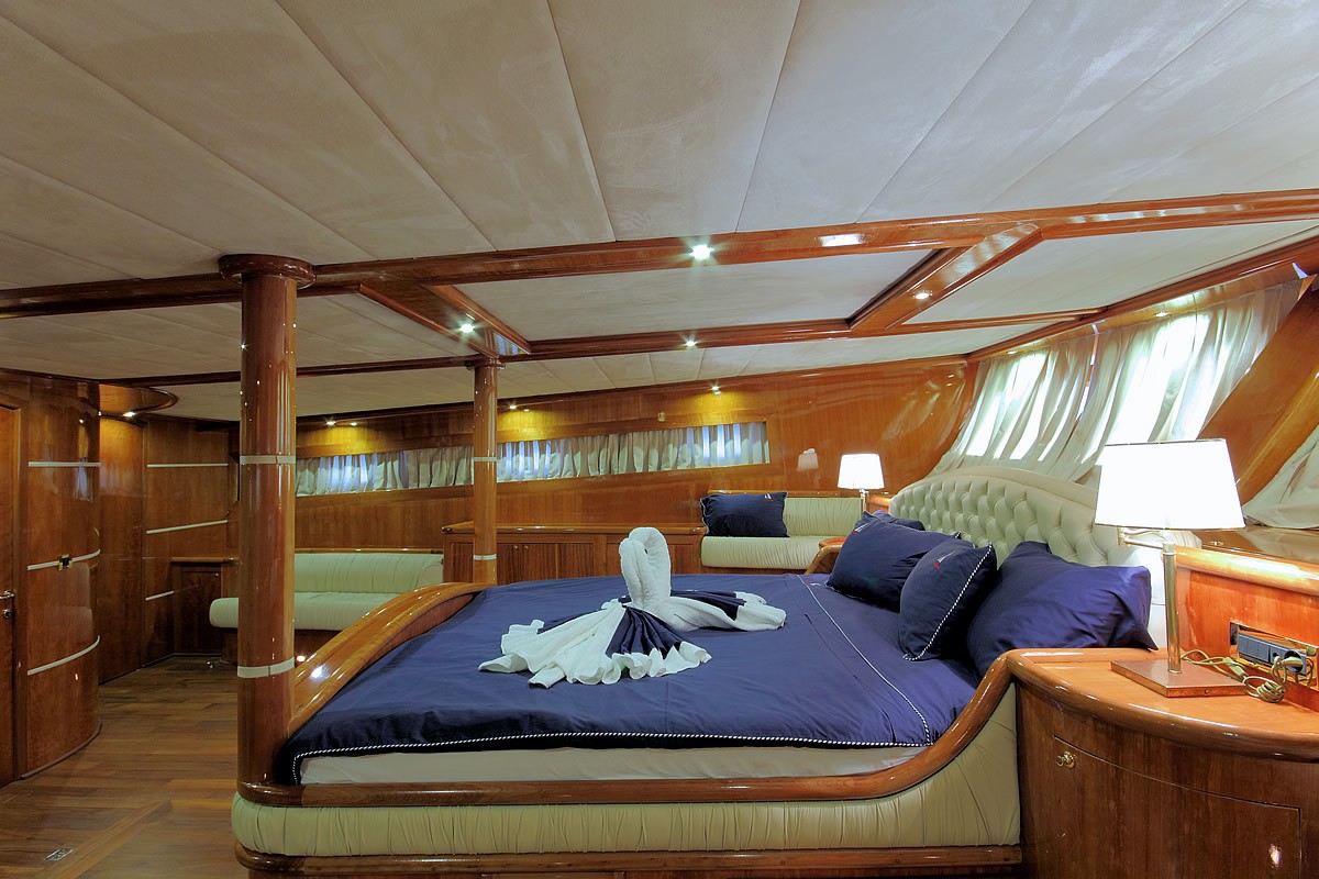 [36m-Yacht-SILVER-MOON]-9766-175.jpg