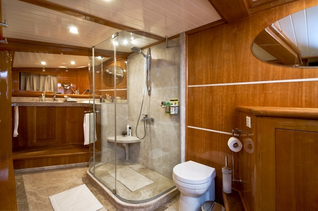 [36m-Yacht-SILVER-MOON]-9766-208.jpg