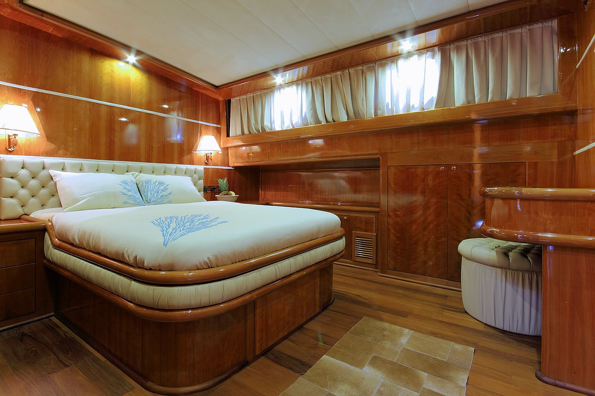 [36m-Yacht-SILVER-MOON]-9766-23.jpg