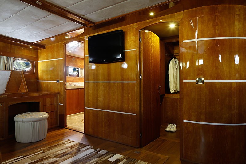 [36m-Yacht-SILVER-MOON]-9766-50.jpg