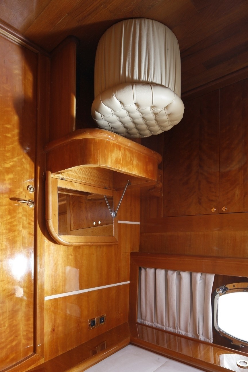 [36m-Yacht-SILVER-MOON]-9766-55.jpg