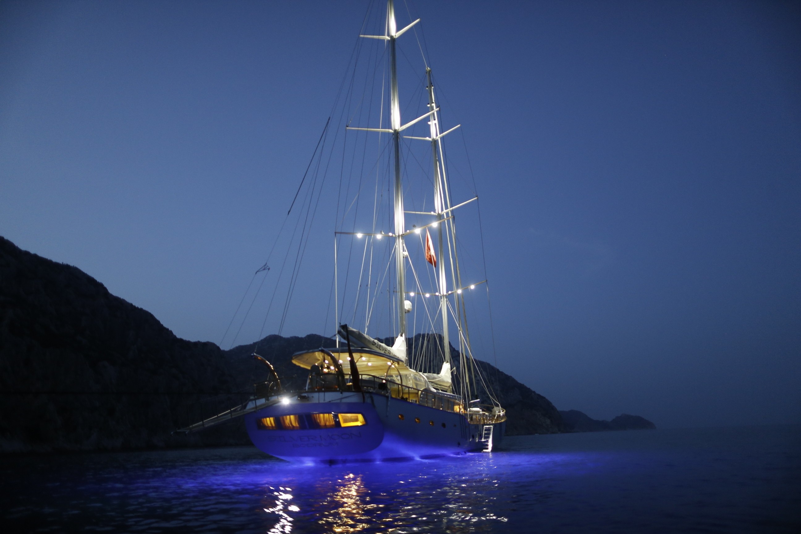 [36m-Yacht-SILVER-MOON]-9766-76.jpg