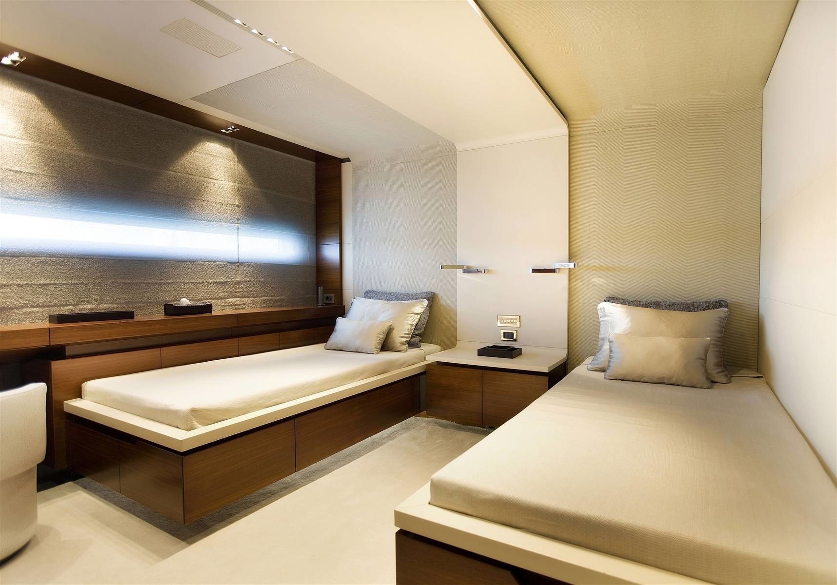 [37m-Yacht-FUSION]-9289-25.jpg