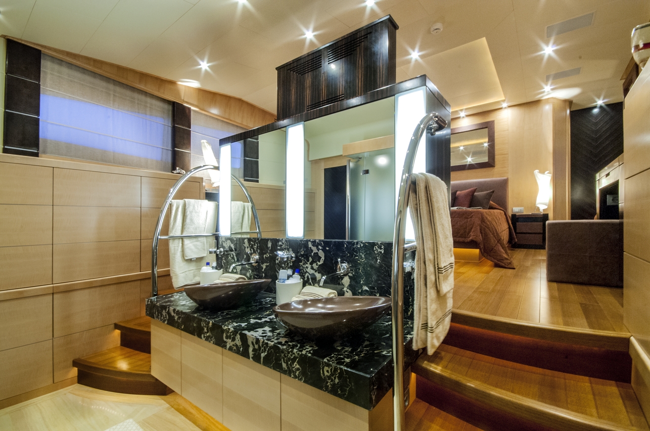 [37m-Yacht-PETRA]-9162-110.jpg