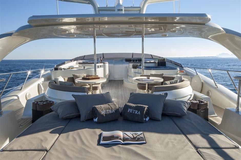 [37m-Yacht-PETRA]-9162-114.jpg