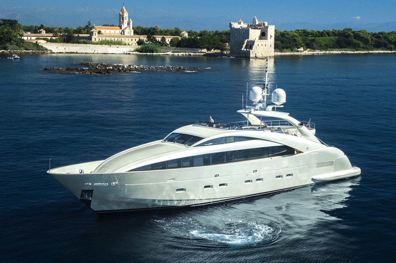 [37m-Yacht-PETRA]-9162-99.jpg