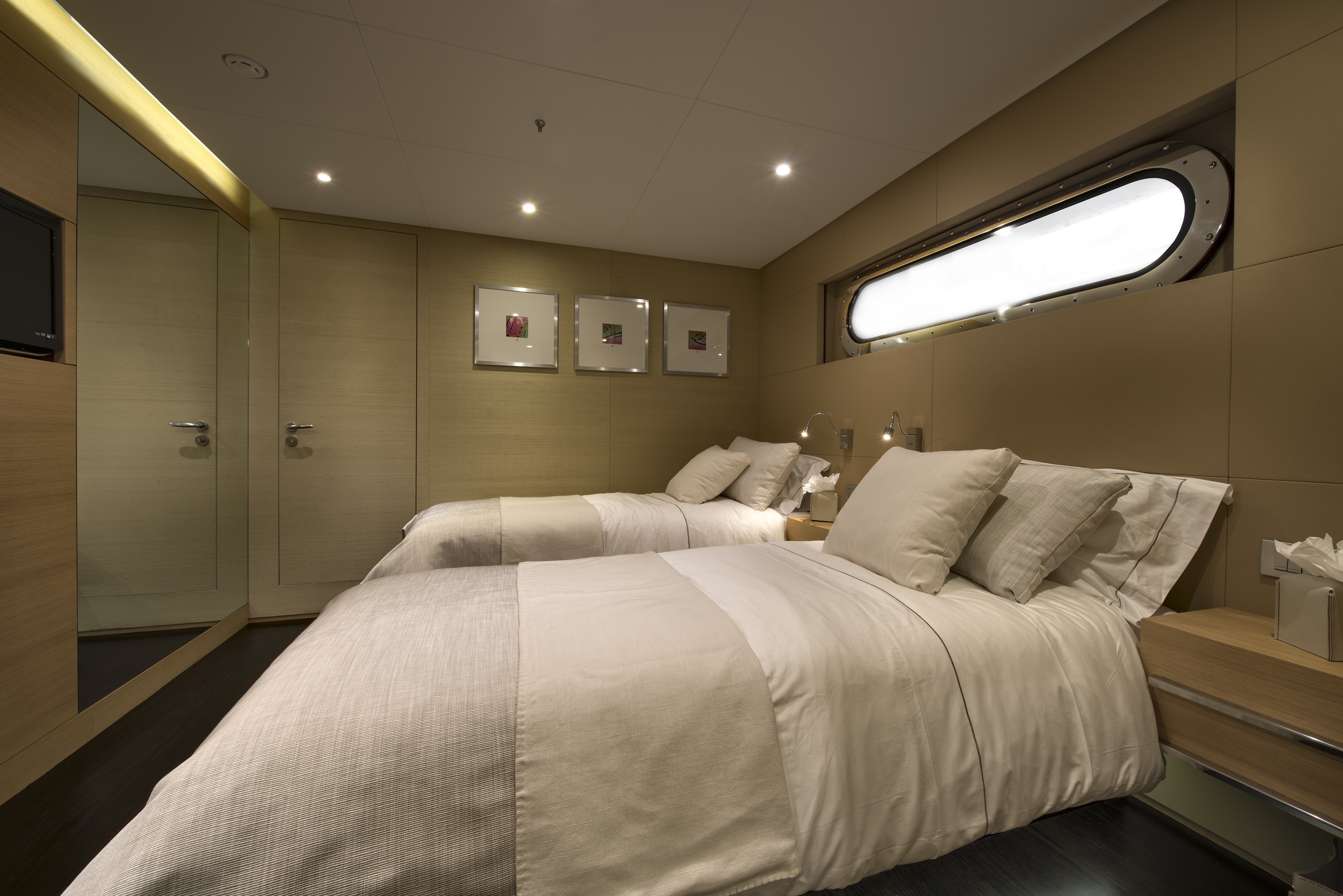 [39m-Yacht-DARLINGS]-9806-208.jpg
