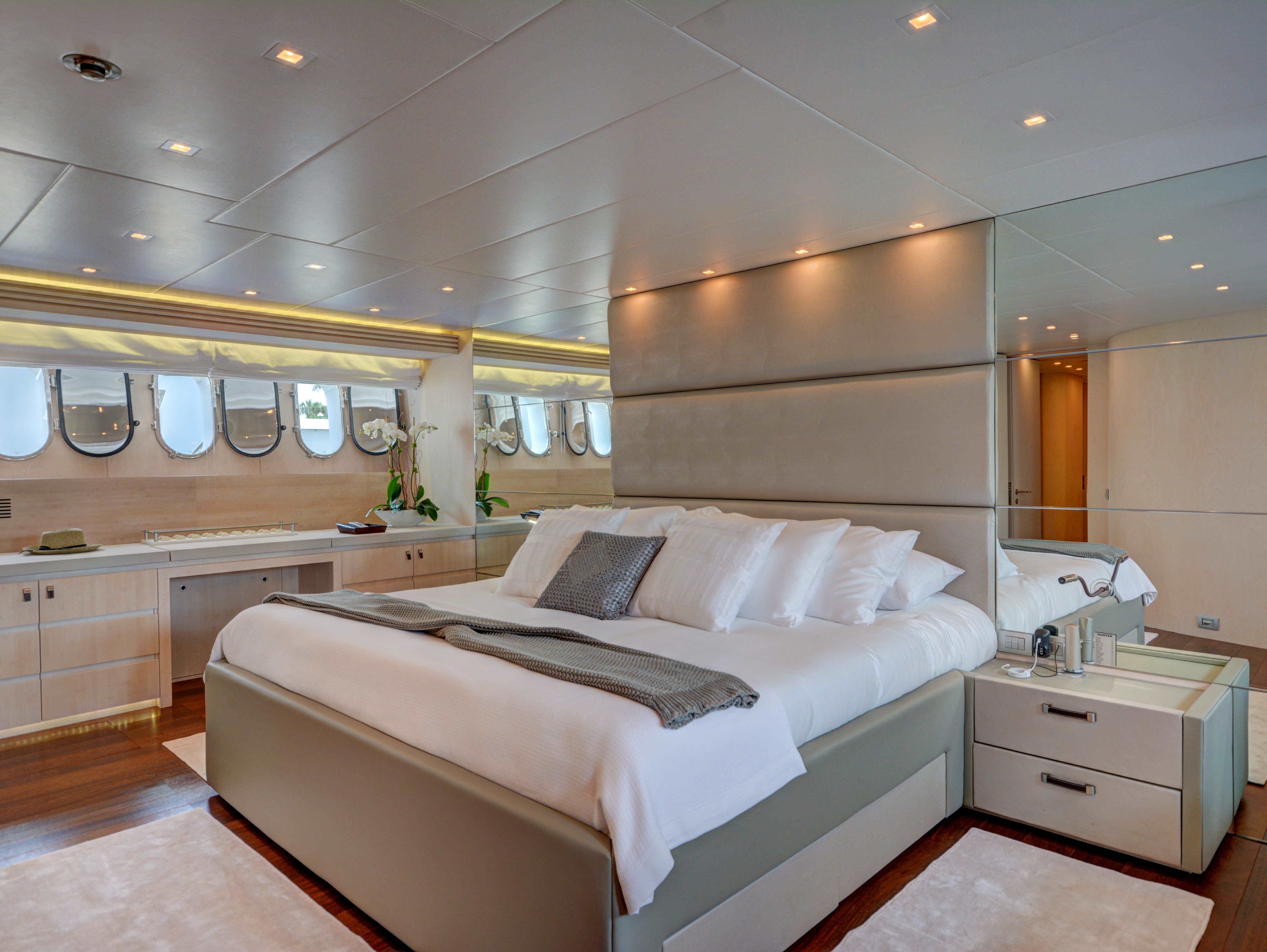 [39m-Yacht-HUNTER]-9925-112.jpg