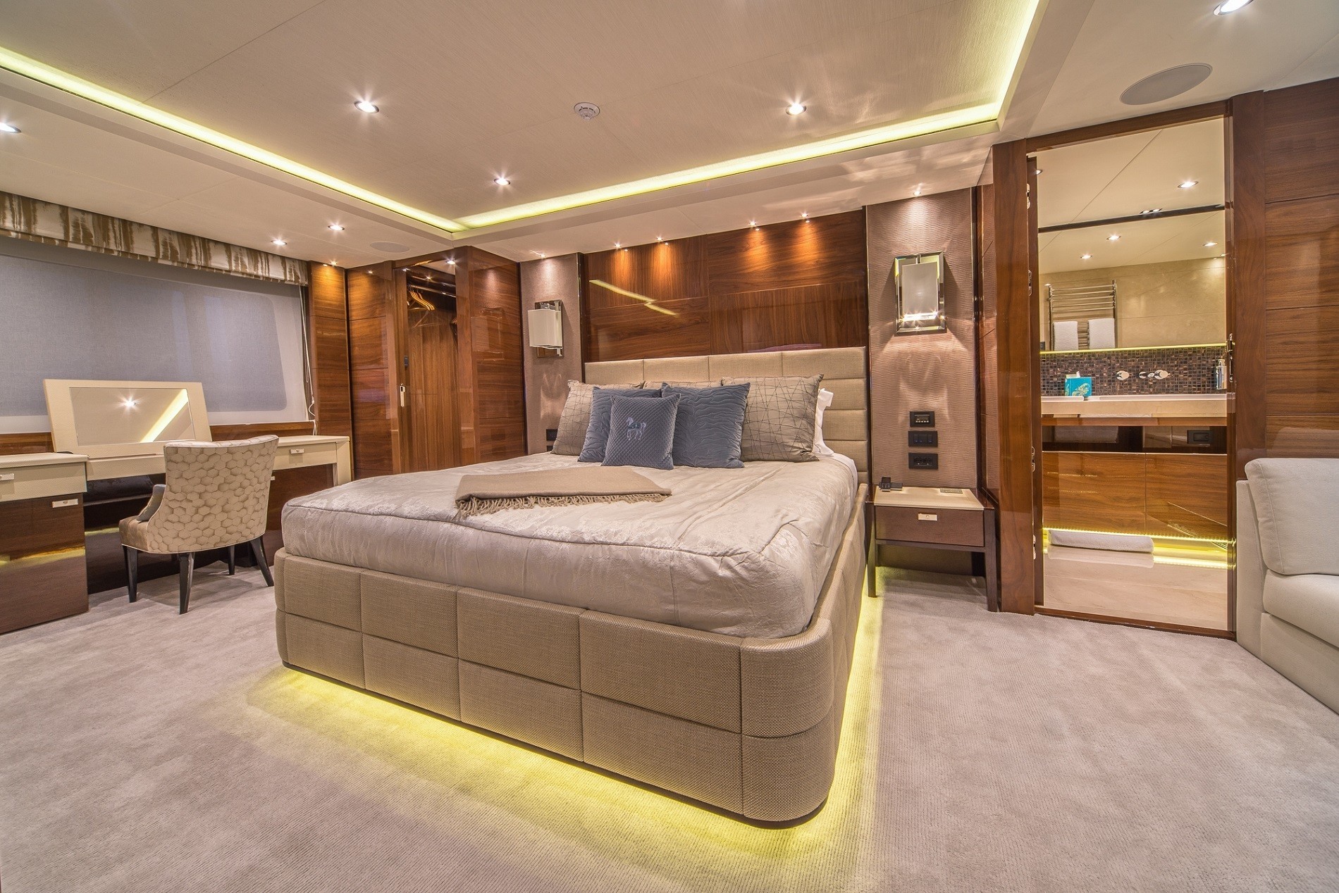 [40m-Yacht-ANKA]-9851-177.jpg