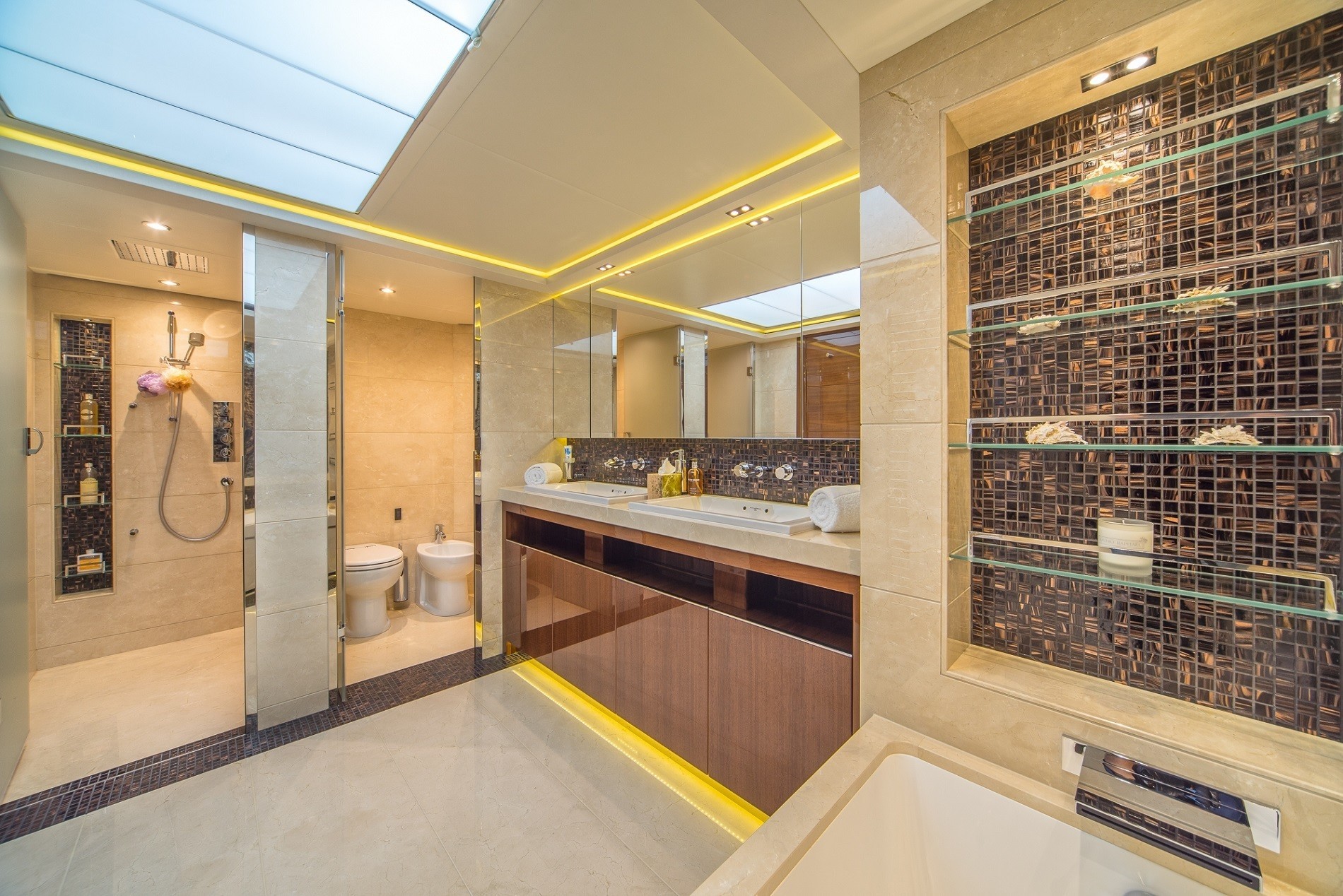 [40m-Yacht-ANKA]-9851-180.jpg