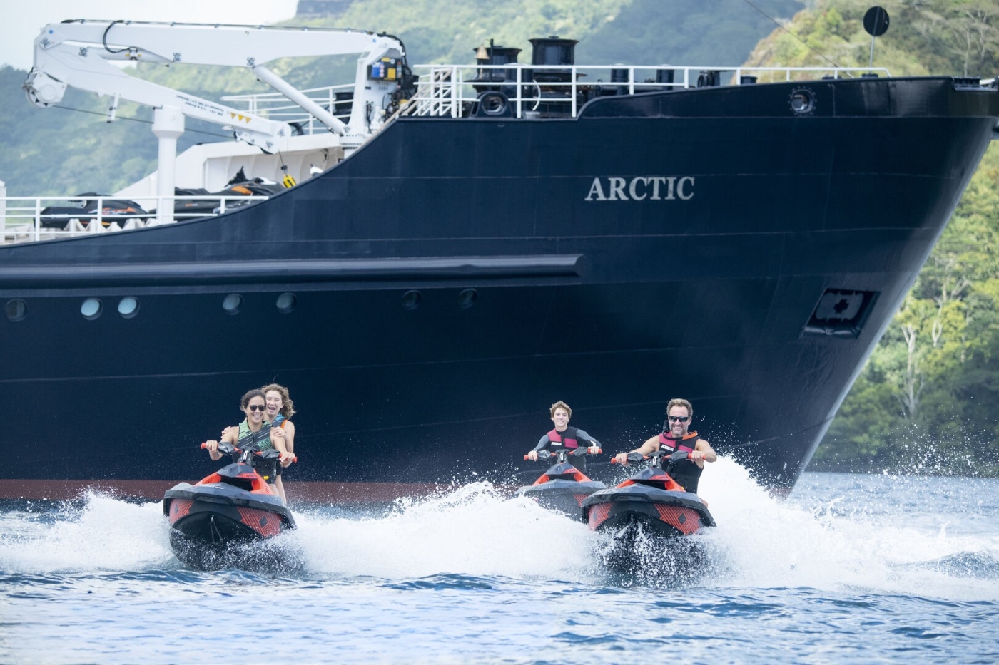 [EXPLORER-YACHT-ARCTIC-P]-9901-7.jpg