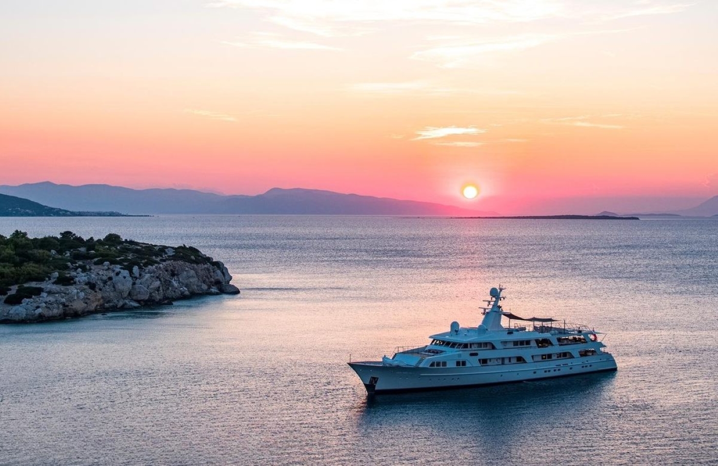 [LUXURY-MOTOR-YACHT-ILLUSION]-924-3.jpg