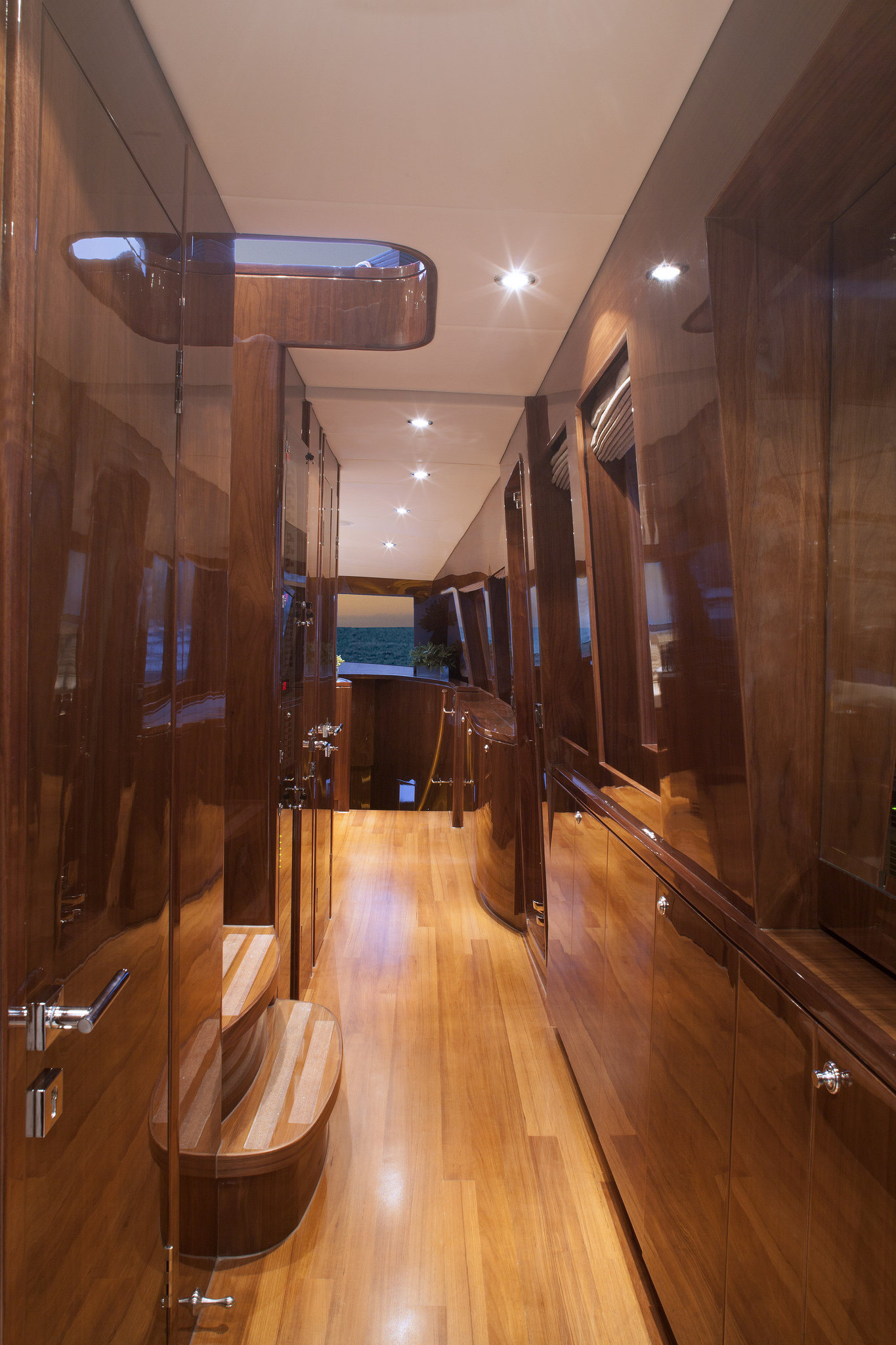 [MOTOR-YACHT-CARBON-COPY]-9211-12.jpg