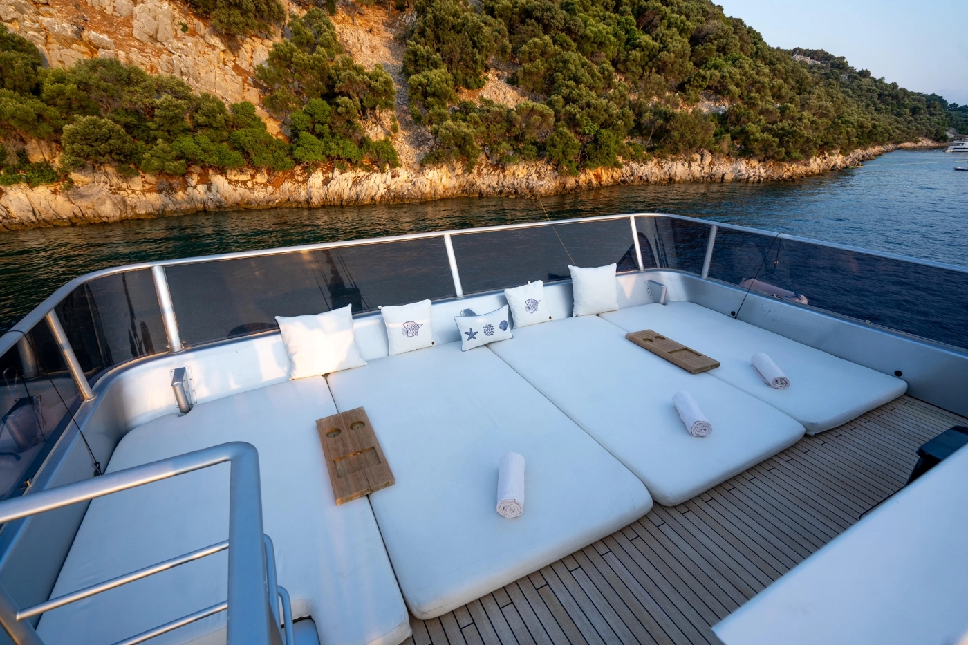 [MOTOR-YACHT-HARUN]-9894-24.jpg