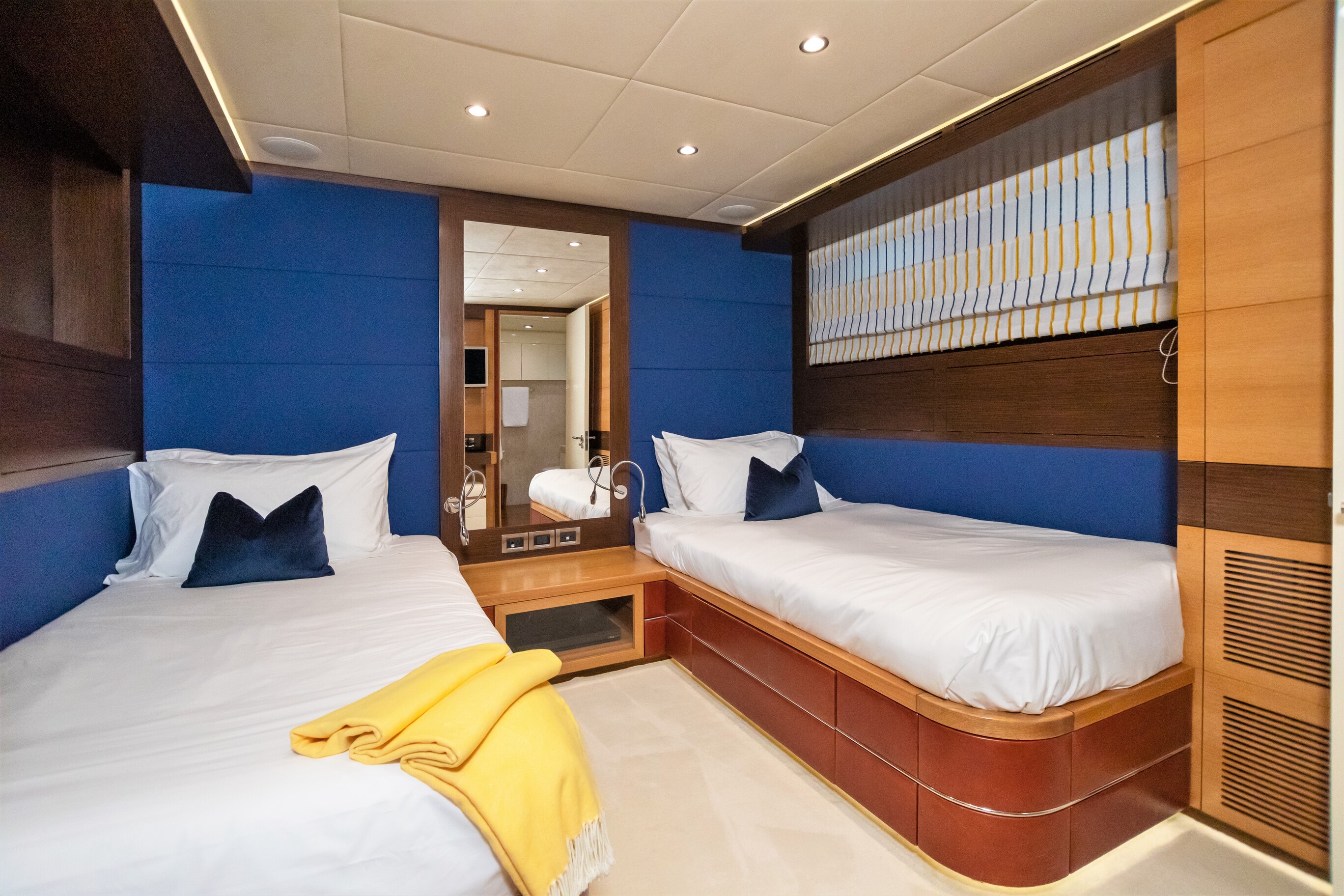 [MOTOR-YACHT-HULL]-9076-11.jpg