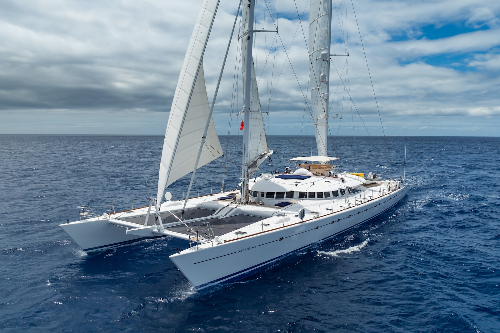 102 Luxury yacht DOUCE FRANCE.jpg