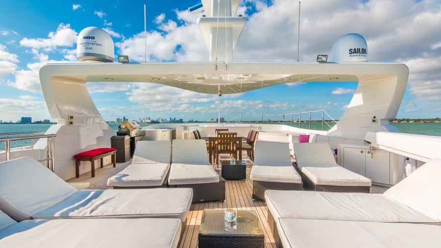 27-Sun Deck.jpg
