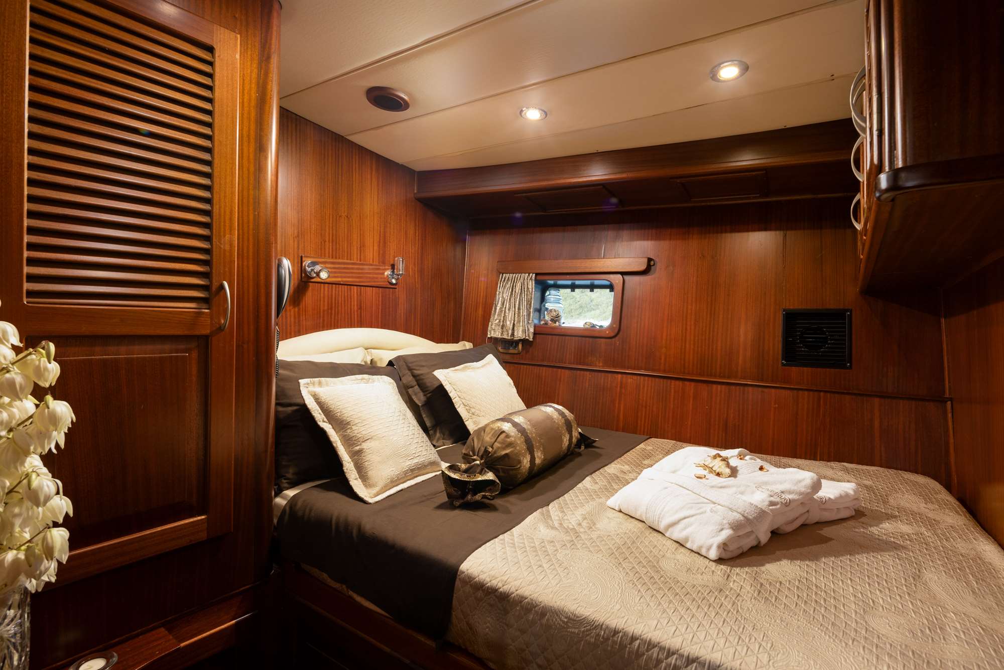 403 Double cabin.jpg