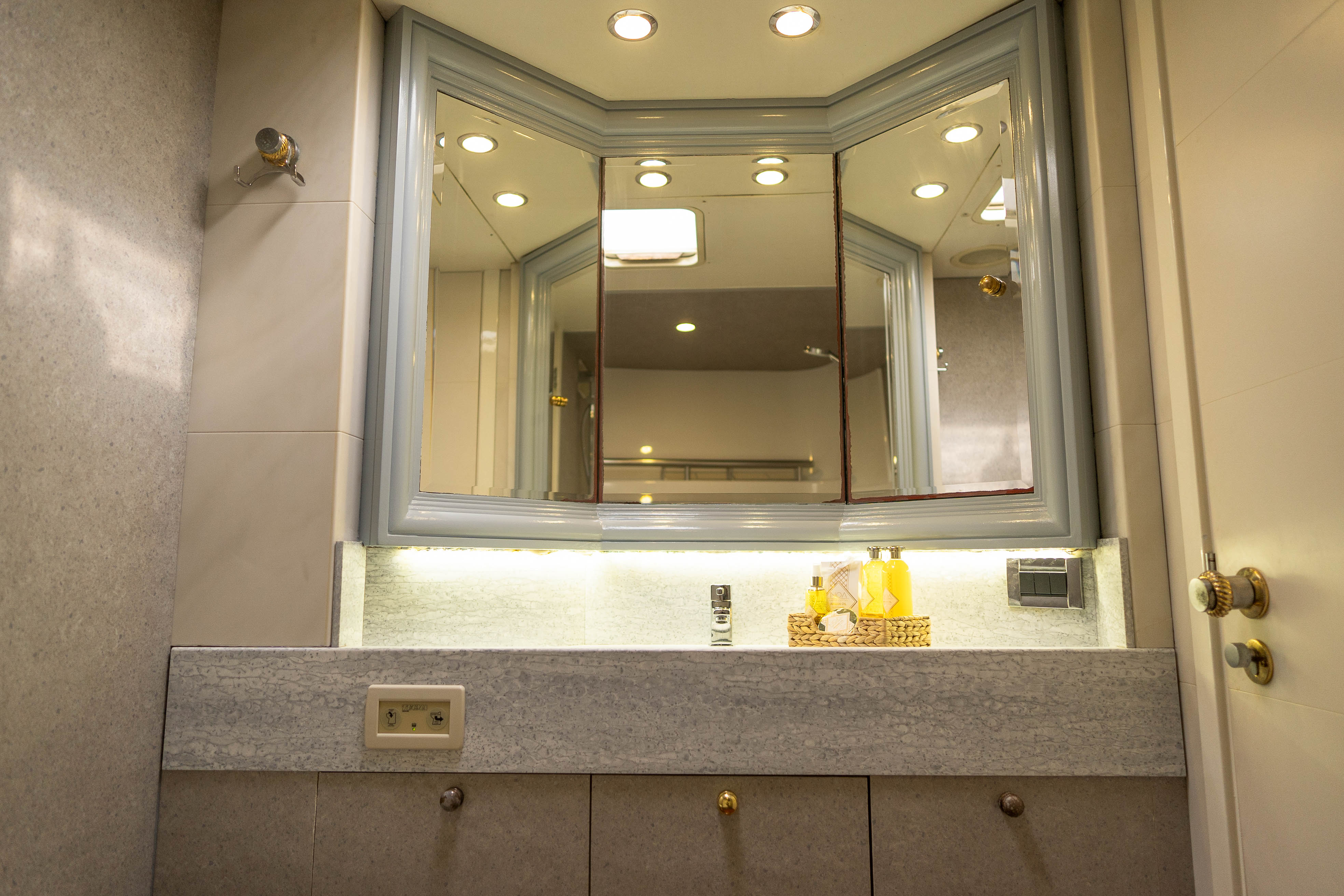 408 Guest suite.jpg