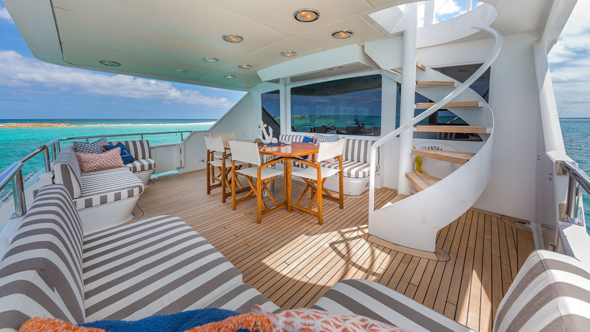 ALEXANDRA JANE Exterior - Aft deck 2.jpg
